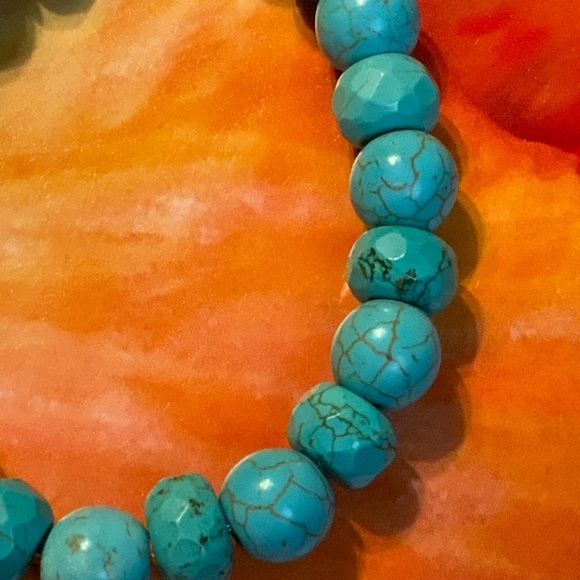 Turquoise Gemstone Beads & Quartz Stretch Bracelet - Handcrafted - Picture 5 of 9